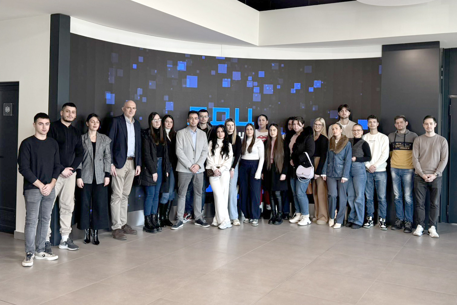 Студенти Економског факултета у посети Државном дата центру